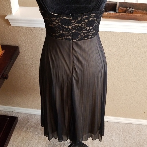 Dress - Picture 5 of 8